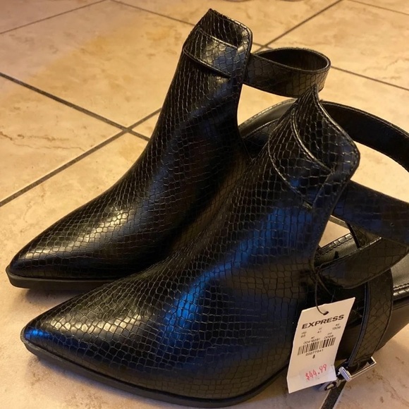 NWT Express Black Heels - Picture 1 of 3